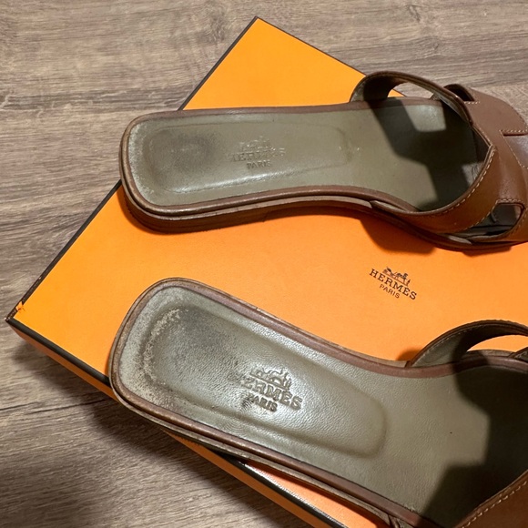 Hermes Oran Sandals - Picture 2 of 5